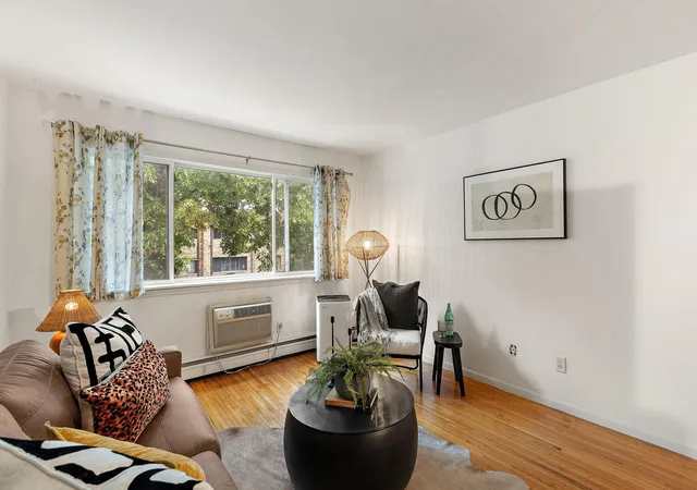 Homes for sale in Minneapolis, MN | 2112 Garfield Ave #14, Minneapolis, MN 55405 | MLS# 7061722