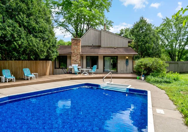 Photo 3 of Sale Pending at 15024 Highland Trl, Minnetonka, MN 55345 | MLS# 7061844 | Listing updated on 2026-08-21