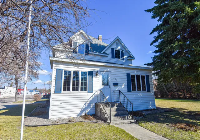 Photo 2 of Single family home for sale at 203 E Fletcher Ave, Warren, MN 56762 | MLS# 7061881 | Listing updated on 2026-09-04