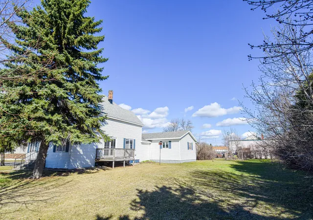 Photo 4 of Single family home for sale at 203 E Fletcher Ave, Warren, MN 56762 | MLS# 7061881 | Listing updated on 2026-09-04