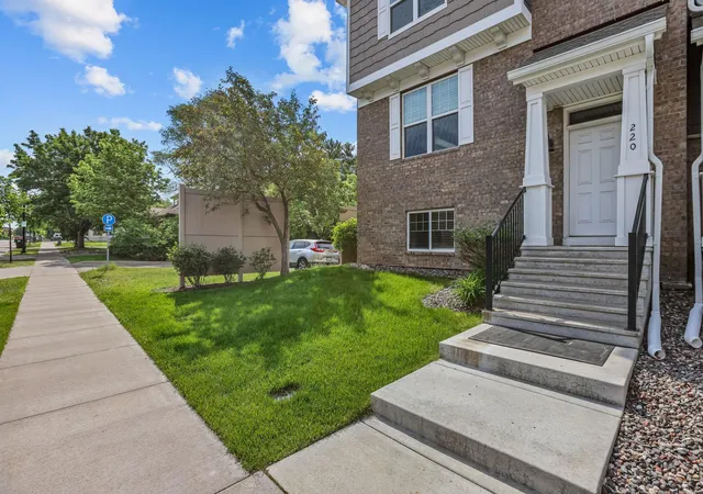 Photo 4 of Sale Pending at 220 Monroe St, Anoka, MN 55303 | MLS# 7062071 | Listing updated on 2026-08-29