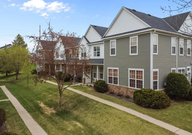 3rd image of 17604 68Th Pl N, Maple Grove, MN 55311 | MLS# 7062176