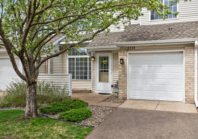 Photo 3 of Single family home for sale at 9249 Troon Ct, Saint Paul, MN 55125 | MLS# 7062202 | Listing updated on 2026-09-12