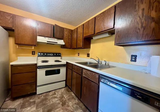 Homes for sale in Saint Paul, MN | 26 10Th St W #803, Saint Paul, MN 55102 | MLS# 7062342