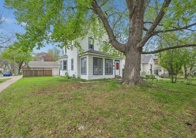 Photo 3 of Single family home for sale at 1381 White Bear Ave N, Saint Paul, MN 55106 | MLS# 7062498 | Listing updated on 2026-10-17