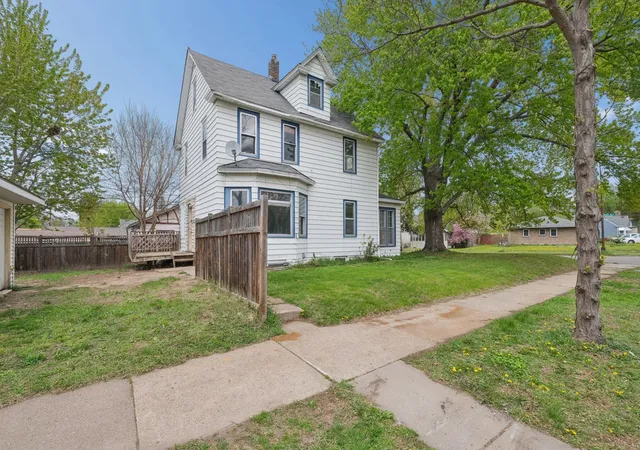 Photo 4 of Single family home for sale at 1381 White Bear Ave N, Saint Paul, MN 55106 | MLS# 7062498 | Listing updated on 2026-10-17