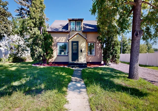 Photo 1 of Single family home for sale at 447 E Schlieman Ave, Appleton, MN 56208 | MLS# 7062510 | Listing updated on 2026-09-07