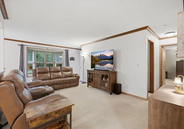 Listing Photo 4 - Condo for sale in building located at 1381 Berry Ridge Rd, Saint Paul, MN 55123 - Unit #404
