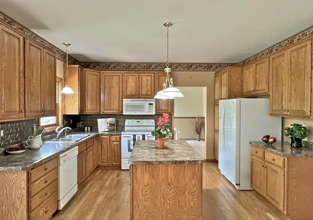 Photo 3 of Single family home for sale at 6361 Beckman Ct, Inver Grove Heights, MN 55077 | MLS# 7062561 | Listing updated on 2026-09-22