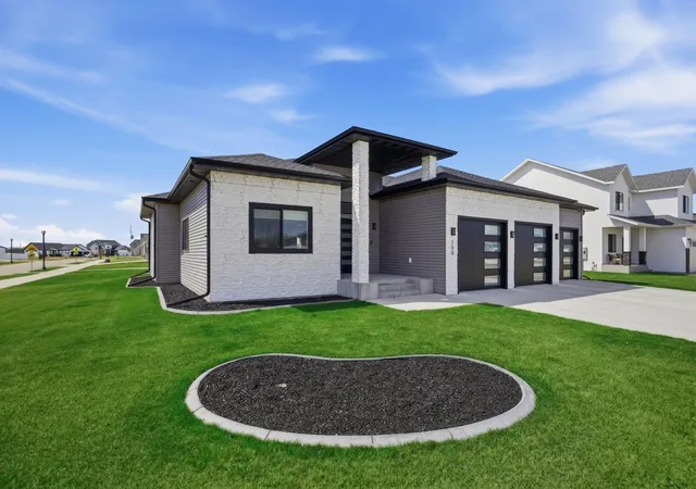 Photo 2 of Single family home for sale at 100 Annies Way, Mapleton, ND 58059 | MLS# 7062576 | Listing updated on 2026-09-24