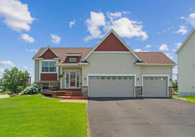 Photo 2 of Sale Pending at 9477 Dunes Ln, Cottage Grove, MN 55016 | MLS# 7062582 | Listing updated on 2026-09-22