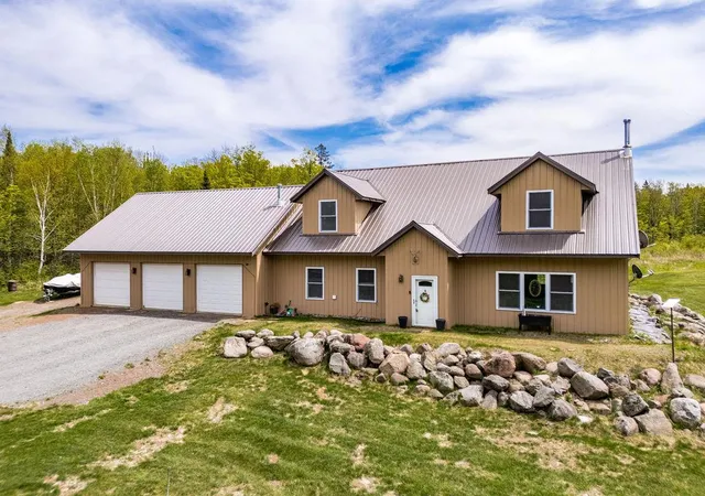Photo 3 of Single family home for sale at 4598 Mcalpine Spur Rd, Two Harbors, MN 55616 | MLS# 7062682 | Listing updated on 2026-08-15