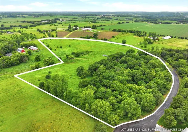 Homes for sale in Roberts, WI | 481 Sleepy Hollow Dr, Roberts, WI 54023 | MLS# 7062693