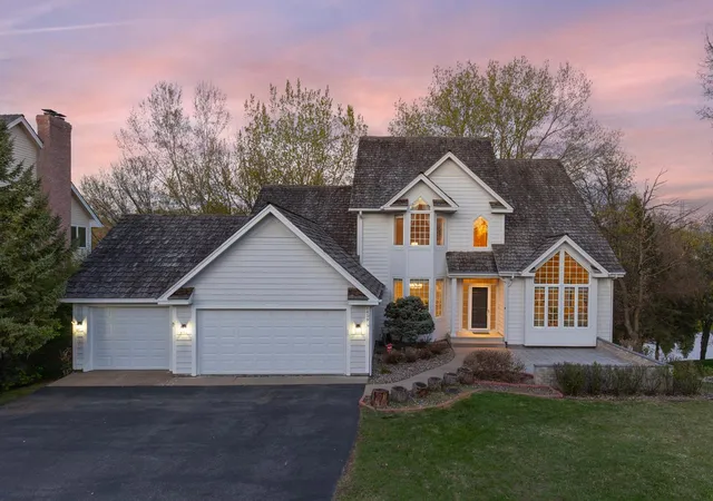 Homes for sale in Eden Prairie, MN | 6459 Pinnacle Dr, Eden Prairie, MN 55346 | MLS# 7062722