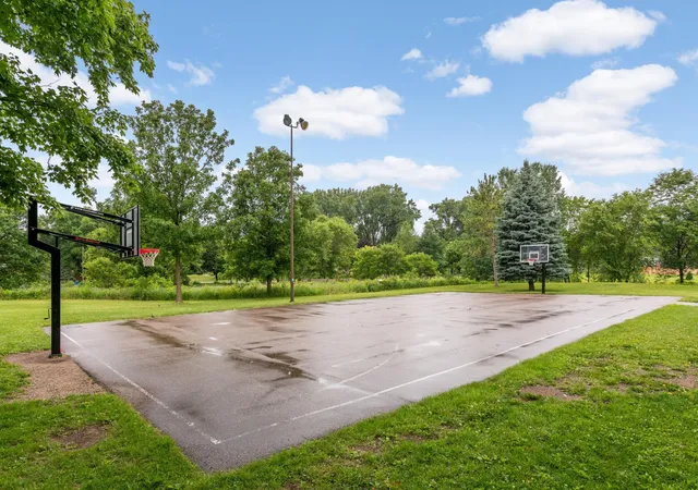 70th image of 2080 Kelly Dr, Golden Valley, MN 55427 | MLS# 7062776