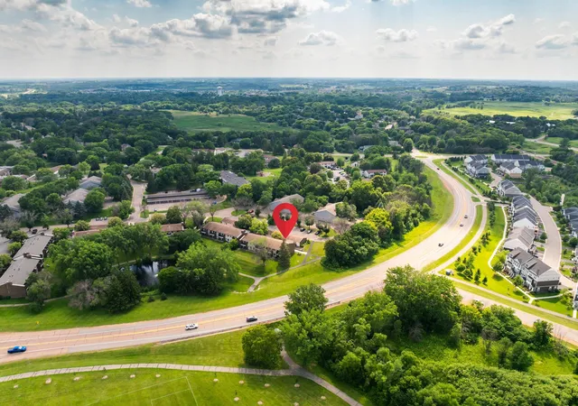 2nd image of 1577 Millpond Ct, Chaska, MN 55318
