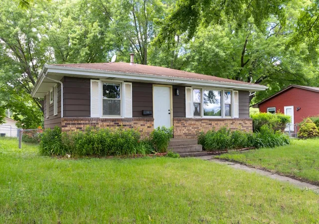 Photo 1 of Single family home for sale at 1557 Dale St N, Saint Paul, MN 55117 | MLS# 7062963 | Listing updated on 2026-08-28