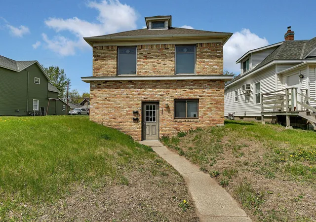 Homes for sale in Waite Park, MN | 153 10th Avenue, Waite Park, MN 56387 | Houzeo