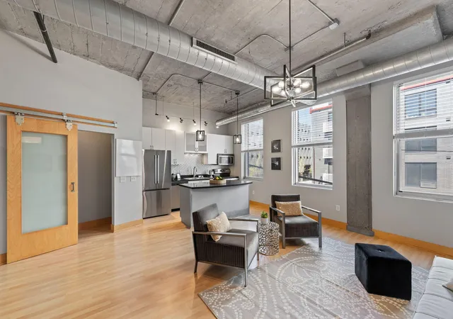 2nd image of 918 3Rd St N #207, Minneapolis, MN 55401 | MLS# 7063076