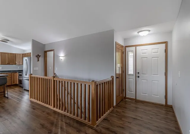 4th image of 201 Pebble Creek Dr, Mankato, MN 56001 | MLS# 7063113