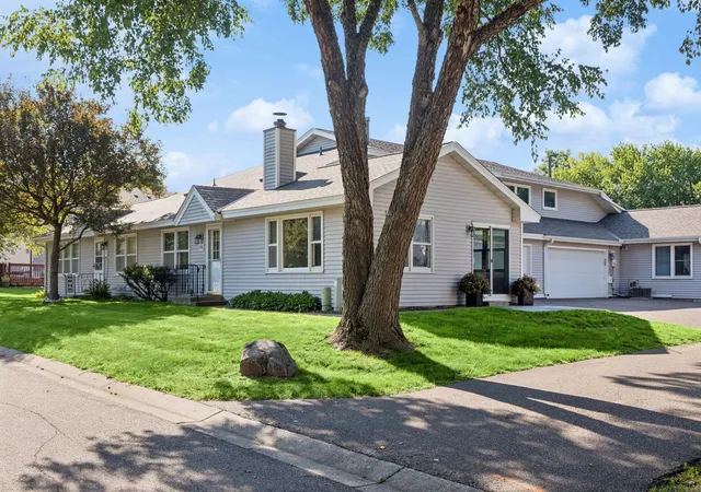 3rd image of 6748 Gretchen Ct N, Saint Paul, MN 55128 | MLS# 7063151
