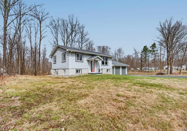 5th image of 814 Rogers Ave, Grand Rapids, MN 55744 | MLS# 7063167