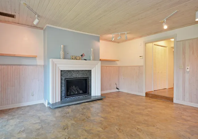 3rd image of 9588 County Road 5 Ne, North Branch, MN 55056 | MLS# 7063179