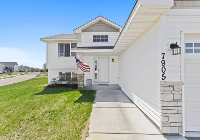 Photo 2 of Single family home for sale at 7905 Lambert Ave Ne, Albertville, MN 55301 | MLS# 7063216 | Listing updated on 2026-08-31
