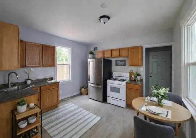 Homes for sale in Saint Paul, MN | 1274 Edgerton St, Saint Paul, MN 55130 | MLS# 7063257