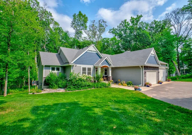 Photo 3 of Single family home for sale at 19180 Meadowridge Ln Cir N, Marine On Saint Croix, MN 55047 | MLS# 7063280 | Listing updated on 2026-10-08