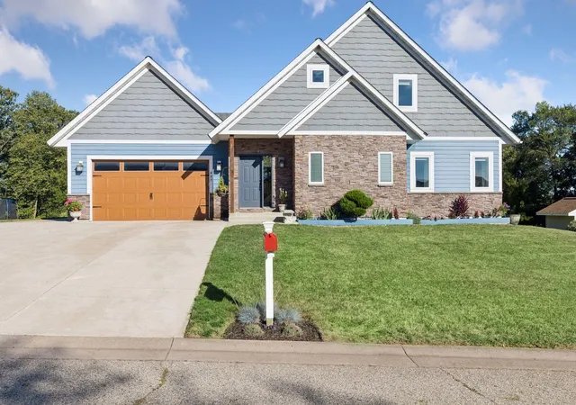 Photo 2 of Single family home for sale at 487 Northern Lights Dr, Prescott, WI 54021 | MLS# 7063320 | Listing updated on 2026-10-17