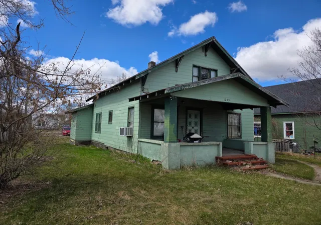 Photo 3 of Single family home for sale at 1209 Bemidji Ave N, Bemidji, MN 56601 | MLS# 7063378 | Listing updated on 2026-08-24