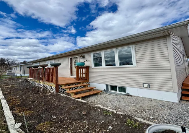 Photo 2 of Single family home for sale at 305 Lincoln St Se, Warroad, MN 56763 | MLS# 7063444 | Listing updated on 2026-09-13