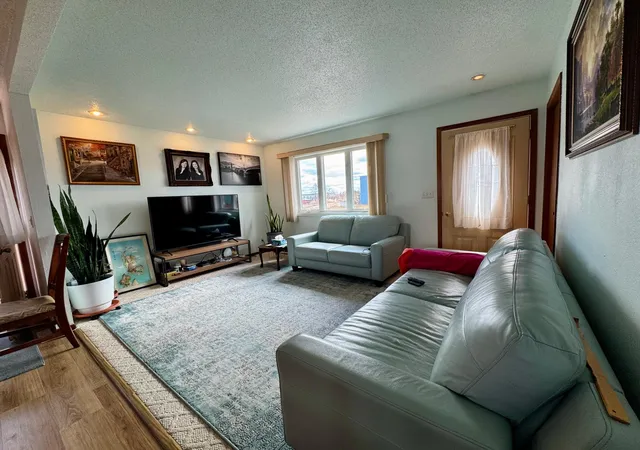 Photo 3 of Single family home for sale at 305 Lincoln St SE, Warroad, MN 56763 | MLS# 7063444 | Listing updated on 2026-09-13