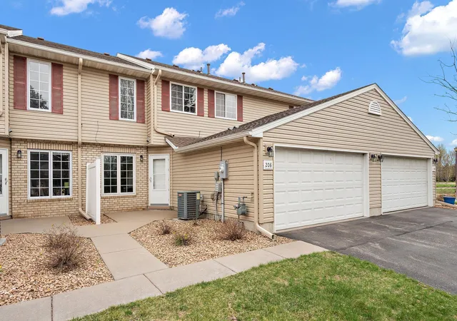 Photo 3 of Single family home for sale at 208 E Orchard St, Belle Plaine, MN 56011 | MLS# 7063456 | Listing updated on 2026-05-27