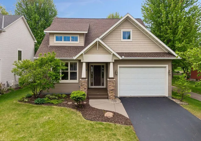 1st image of 11409 Balsam Wy, Saint Paul, MN 55129 | MLS# 7063539
