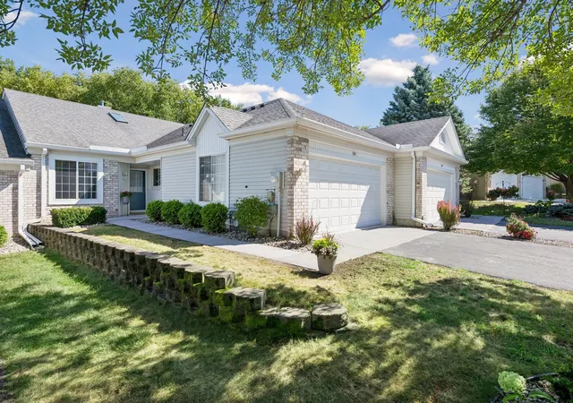 Photo 1 of Single family home for sale at 10811 Lexington Dr, Eden Prairie, MN 55344 | MLS# 7063556 | Listing updated on 2026-09-03