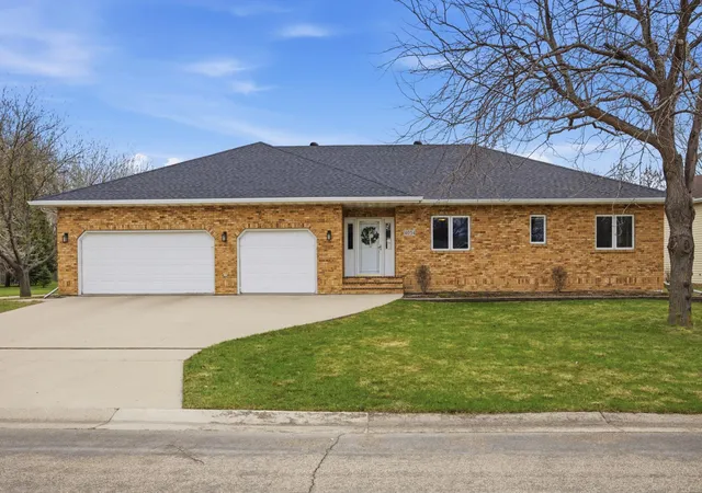 Homes for sale in Moorhead, MN | 4054 S Rivershore Dr, Moorhead, MN 56560 | MLS# 7063672