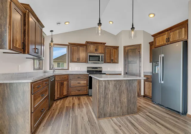 Photo 4 of Single family home for sale at 2000 Sandstone Loop N, Sartell, MN 56377 | MLS# 7063695 | Listing updated on 2026-10-01