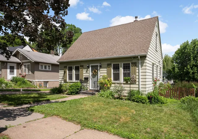 2nd image of 209 Robie St W, Saint Paul, MN 55107 | MLS# 7063737