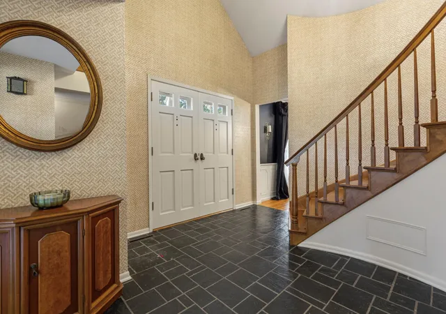 Photo 4 of Single family home for sale at 2100 Linn Dr, Owatonna, MN 55060 | MLS# 7063764 | Listing updated on 2026-09-05