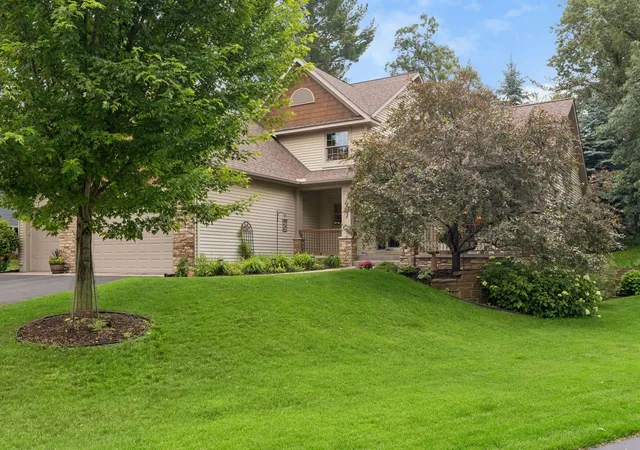 Homes for sale in Hudson, WI | 612 Park View Ct, Hudson, WI 54016 | MLS# 7063841