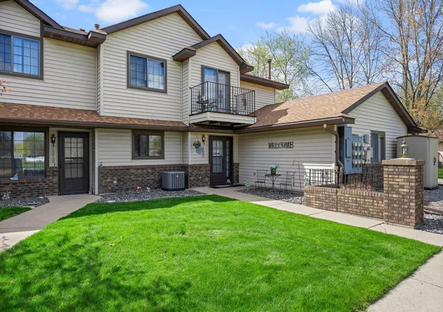 Photo 2 of Condo for sale at 1221 Bradford St Se, Hutchinson, MN 55350 | MLS# 7063880 | Listing updated on 2026-09-22