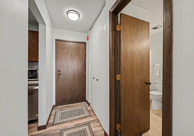 Homes for sale in Plymouth, MN | 1304 W Medicine Lake Dr #221, Plymouth, MN 55441 | MLS# 7063893