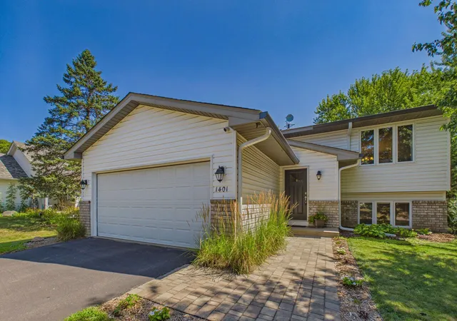 2nd image of 1401 Driving Park Rd, Stillwater, MN 55082 | MLS# 7063997
