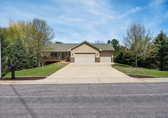 Homes for sale in Belle Plaine, MN | 920 W State St, Belle Plaine, MN 56011 | MLS# 7064054