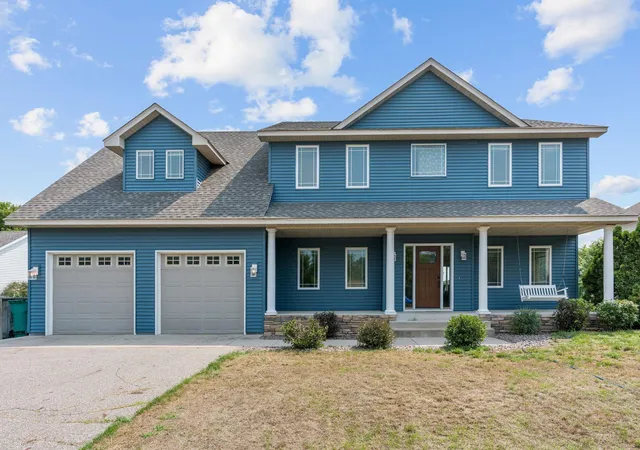Photo 1 of Single family home for sale at 8095 Hunter Lake Dr, Clear Lake, MN 55319 | MLS# 7064121 | Listing updated on 2026-08-18