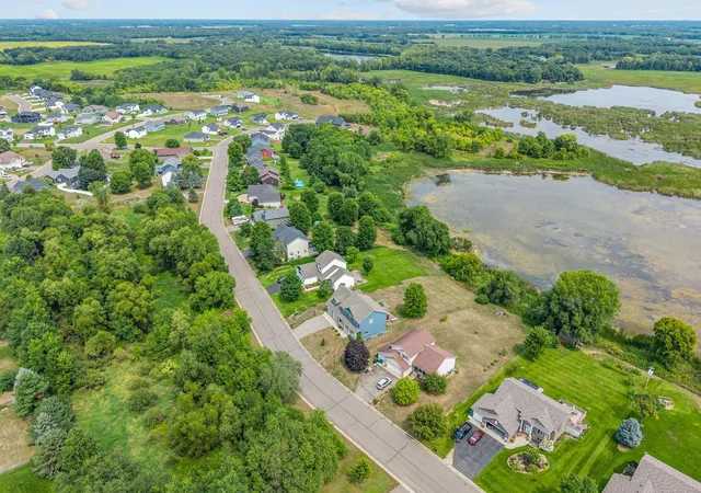 Photo 4 of Single family home for sale at 8095 Hunter Lake Dr, Clear Lake, MN 55319 | MLS# 7064121 | Listing updated on 2026-08-18