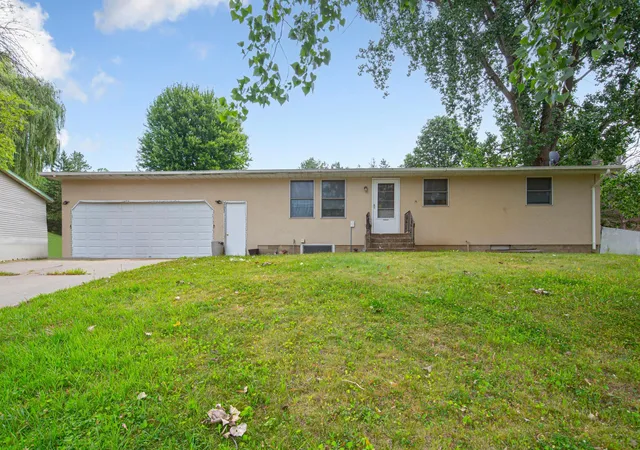 3rd image of 303 12Th Ave Se, Faribault, MN 55021 | MLS# 7064350