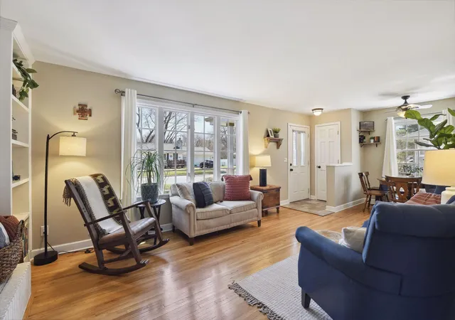 4th image of 4047 Louisiana Ave N, Minneapolis, MN 55427 | MLS# 7064596